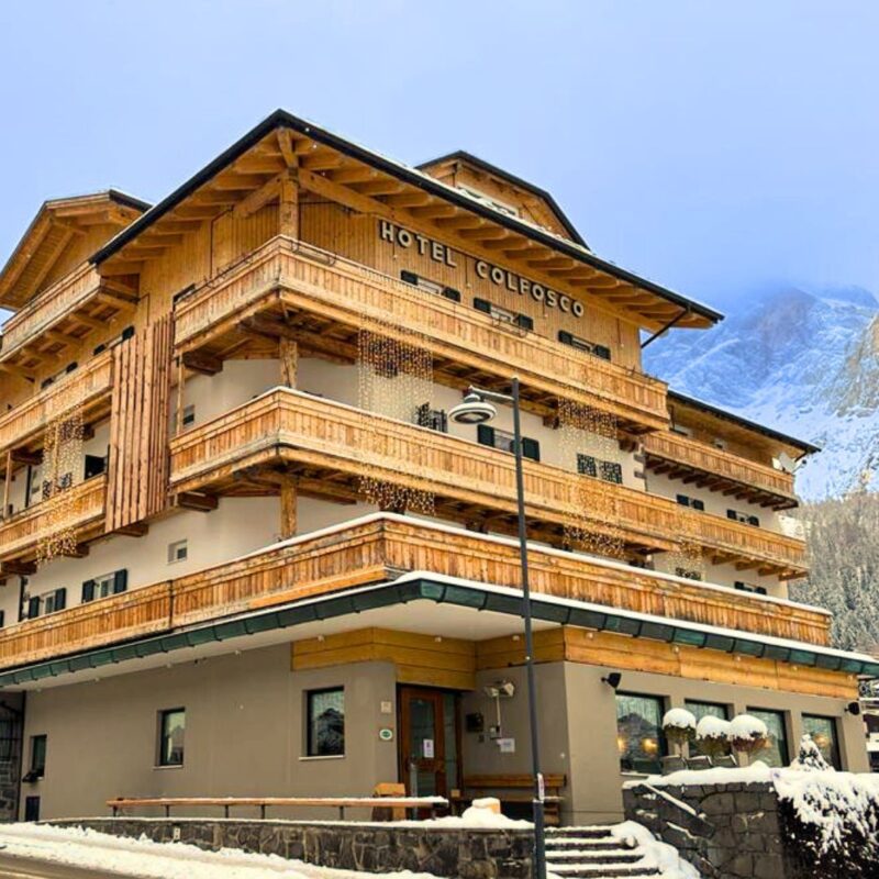 Hotel Colfosco Facciata Inverno